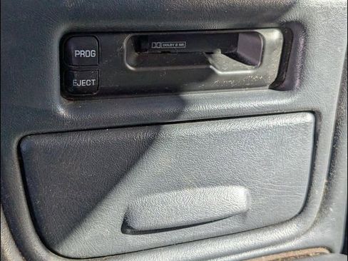 Used 2002 Chevrolet Silverado 1500 LS w/ Off-Road Pkg image 12