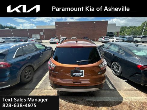 Used 2017 Ford Escape SE w/ Equipment Group 201A AWD/4WD image 11