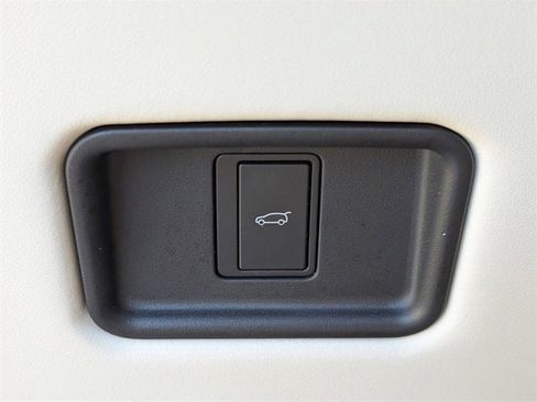 Used 2024 Land Rover Range Rover Long Wheelbase Autobiography image 22