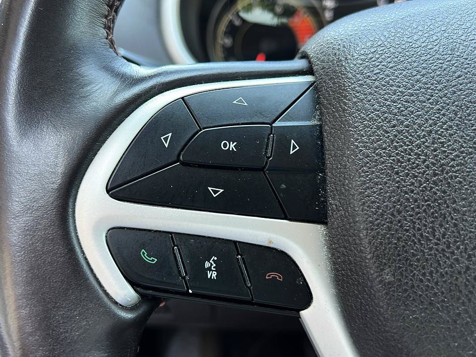 Used 2018 Jeep Cherokee Overland w/ Technology Group FWD image 37