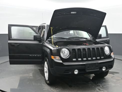 Used 2016 Jeep Patriot Latitude w/ Sun/Sound Group image 52