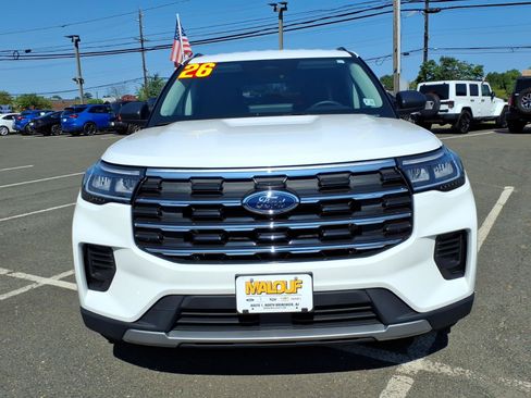 Used 2026 Ford Explorer Active AWD/4WD image 2
