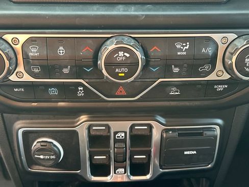 Used 2023 Jeep Wrangler Unlimited w/ Cold Weather Group AWD/4WD image 31