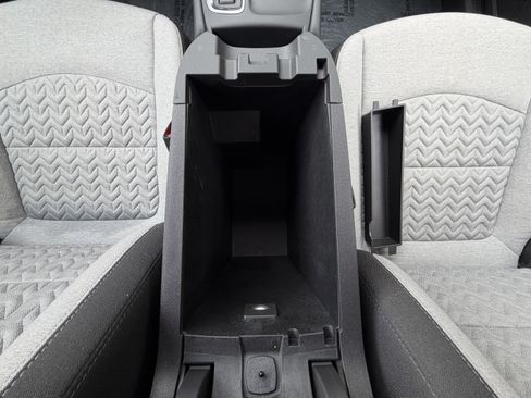 Used 2024 Chevrolet Equinox LS w/ LS Convenience Package FWD image 27