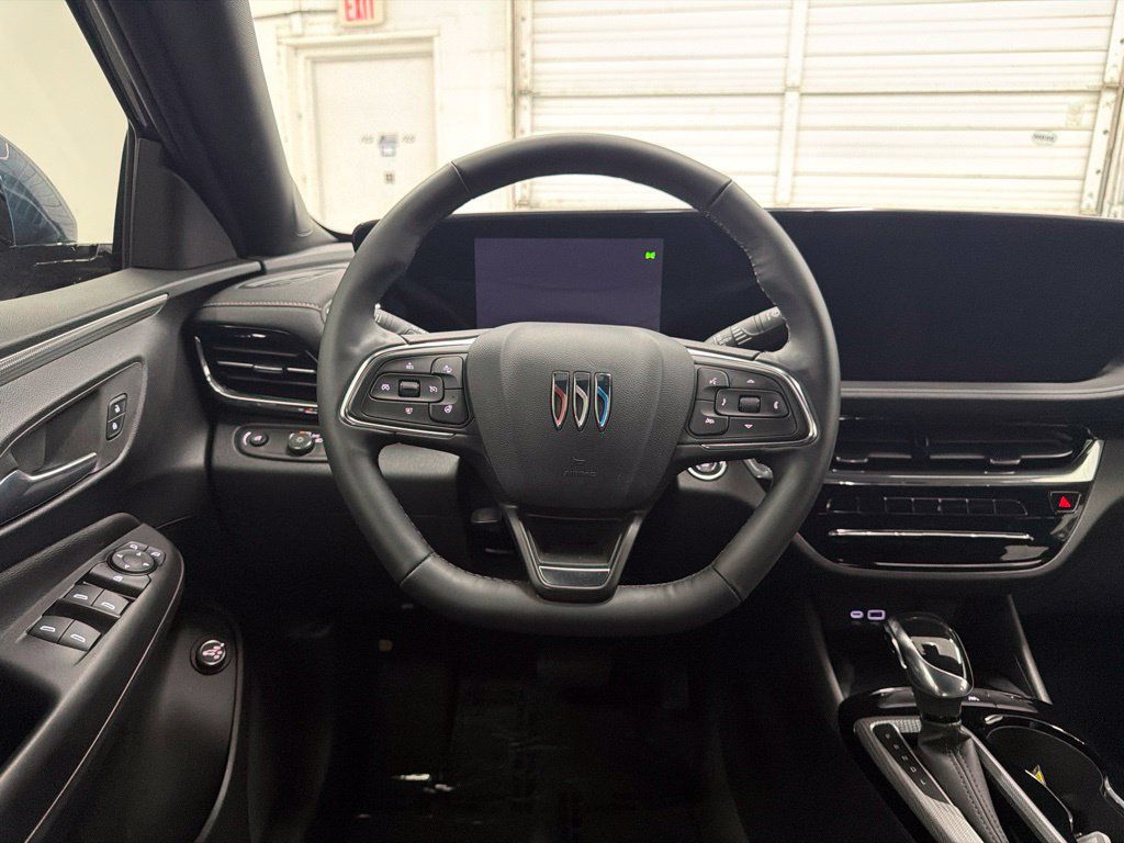 Used 2025 Buick Envista Avenir FWD image 23