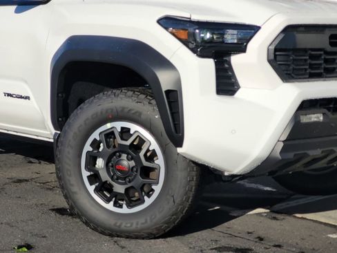 New 2026 Toyota Tacoma TRD Off-Road AWD/4WD image 3