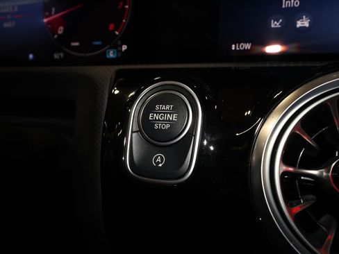 Used 2025 Mercedes-Benz CLA 250 4MATIC image 16