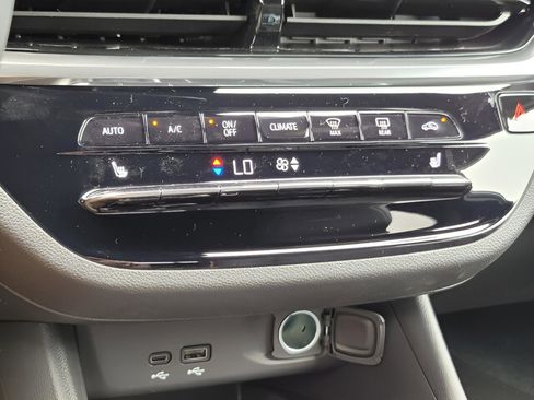 New 2025 Buick Envista Avenir image 27