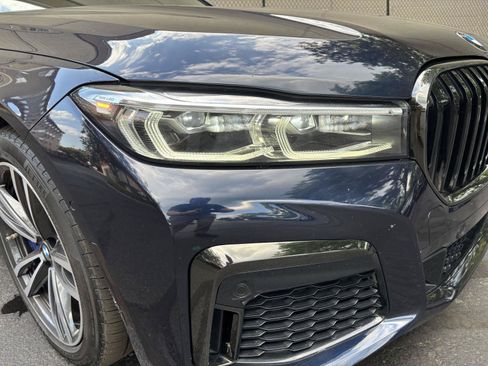 Used 2022 BMW 750i xDrive w/ Executive Package AWD/4WD image 6