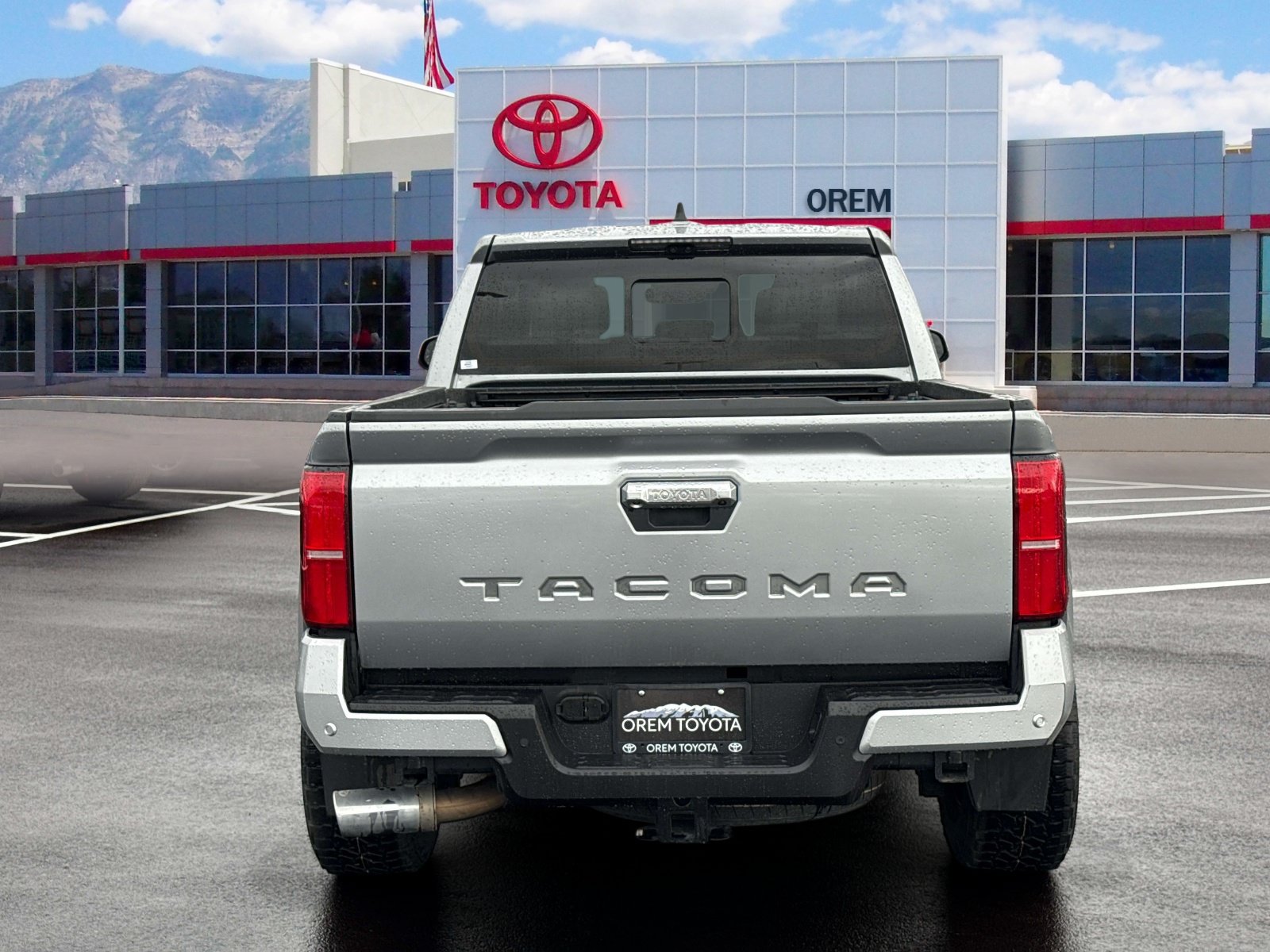 Used 2024 Toyota Tacoma Limited w/ Limited Package (LT) AWD/4WD image 5