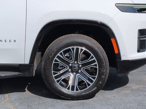 New 2026 Jeep Grand Wagoneer 4WD w/ Premium Group I image 19