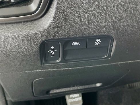 Used 2023 Kia Sorento LX image 11