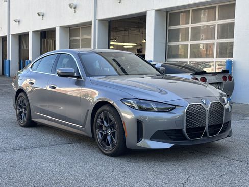 Used 2025 BMW i4 eDrive40 image 5