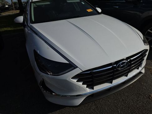 Used 2023 Hyundai Sonata SE image 2