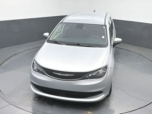 Used 2023 Chrysler Voyager LX FWD image 29