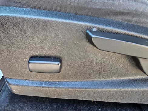 Used 2015 Chevrolet Colorado LT image 31