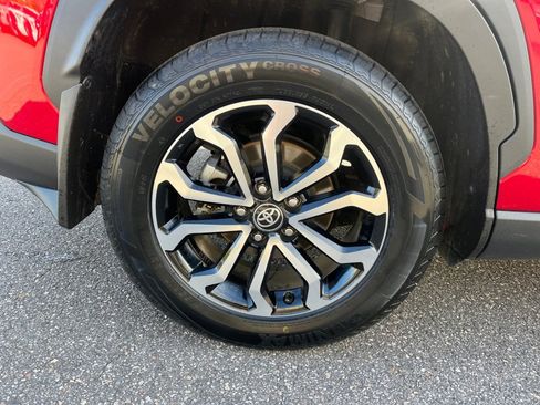 Used 2025 Toyota Corolla Cross SE image 25