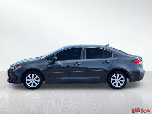 Certified 2025 Toyota Corolla LE FWD image 2