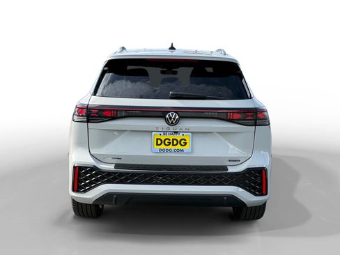 New 2026 Volkswagen Tiguan SEL R-Line AWD/4WD image 4