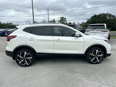 Used 2021 Nissan Rogue Sport SL image 3