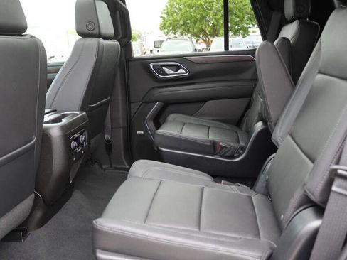 Used 2023 Chevrolet Tahoe Z71 w/ Luxury Package AWD/4WD image 18