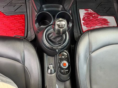 Used 2016 MINI Cooper 4-Door Hardtop w/ Premium Package FWD image 18