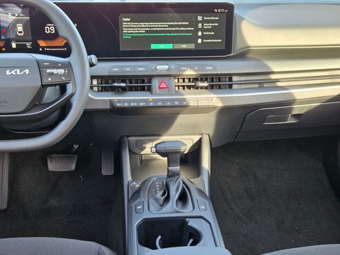 New 2026 Kia K4 LXS FWD image 16