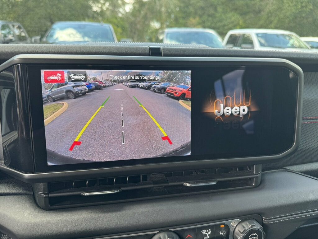 Used 2025 Jeep Wrangler Unlimited Rubicon w/ Safety Group AWD/4WD image 6