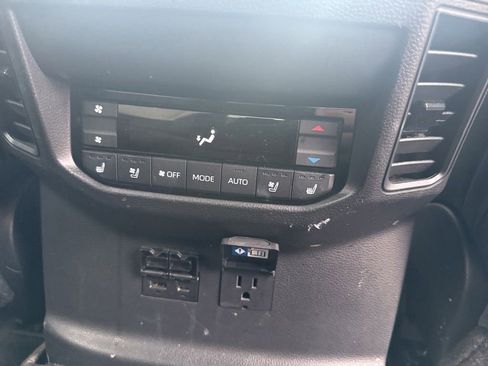 Used 2023 Toyota Sequoia Capstone AWD/4WD image 19