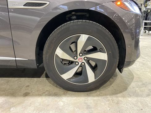 Used 2021 Jaguar F-PACE S image 22