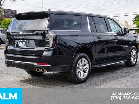Used 2025 Chevrolet Suburban Premier AWD/4WD image 6