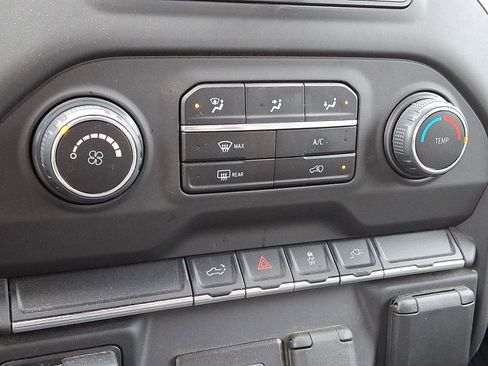 Used 2022 Chevrolet Silverado 2500 Custom w/ Custom Convenience Package image 30