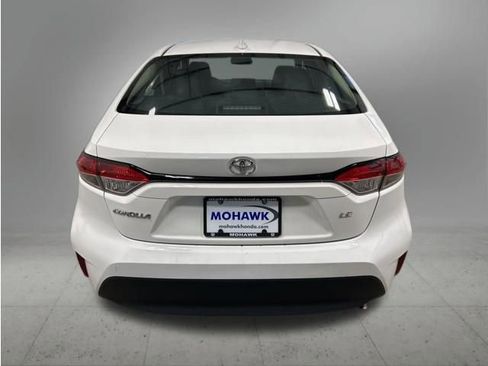 Used 2024 Toyota Corolla LE FWD image 4