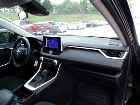 Used 2024 Toyota RAV4 LE AWD/4WD image 13