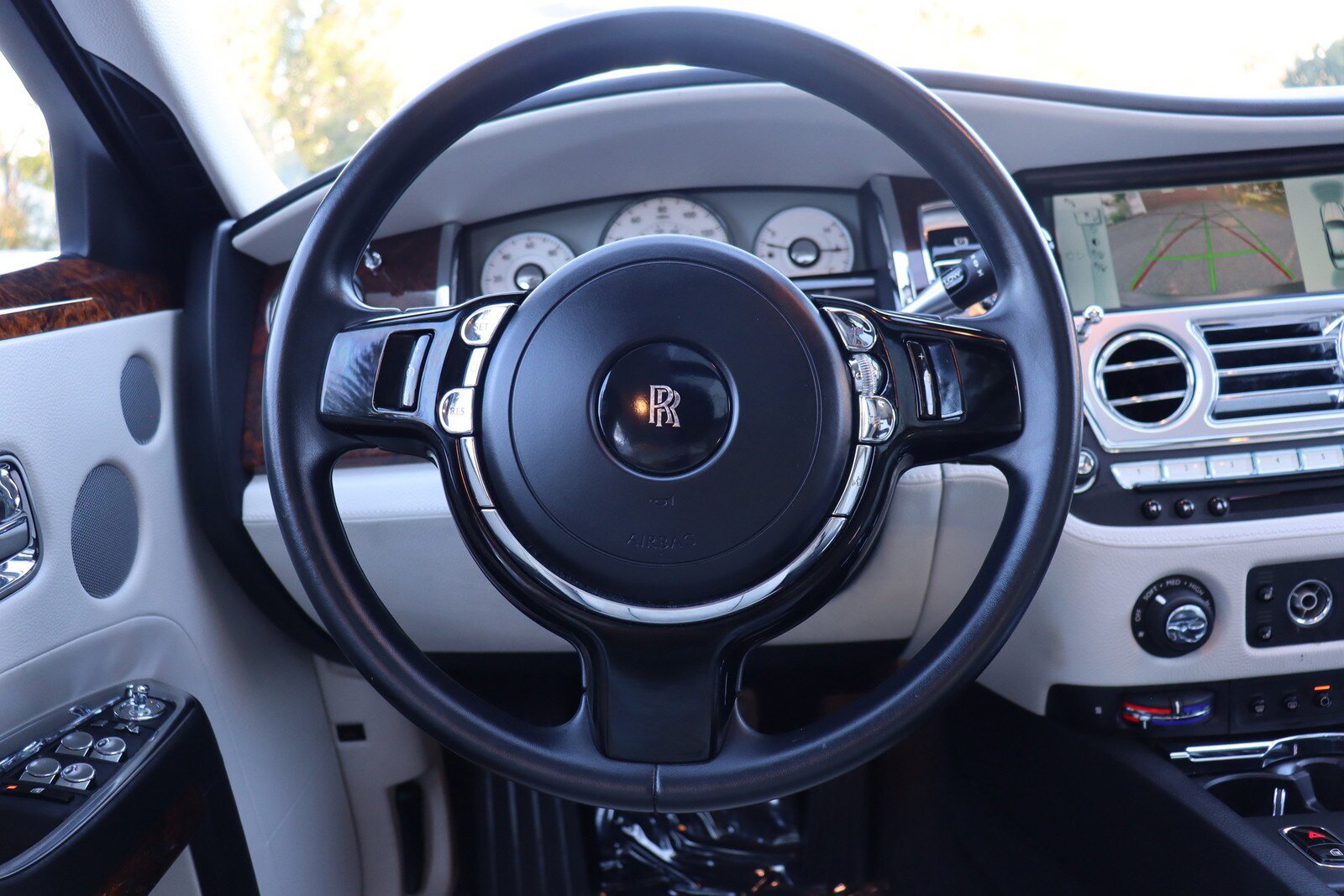 Used 2014 Rolls-Royce Ghost RWD image 36
