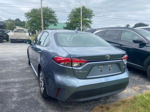 Used 2023 Toyota Corolla LE FWD image 4