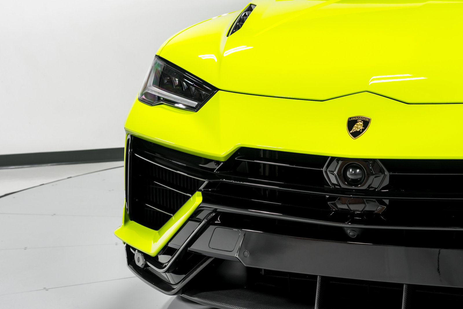 Used 2024 Lamborghini Urus Performante AWD/4WD image 48