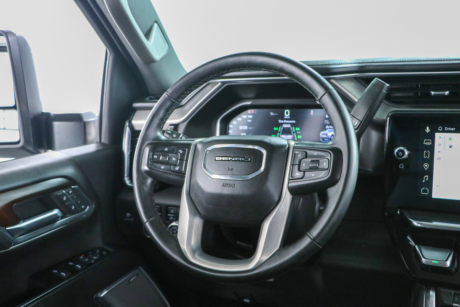 Used 2024 GMC Sierra 2500 Denali AWD/4WD image 13
