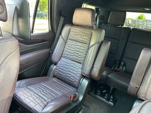 Used 2023 Cadillac Escalade Sport Platinum w/ LPO, ONYX Package AWD/4WD image 13