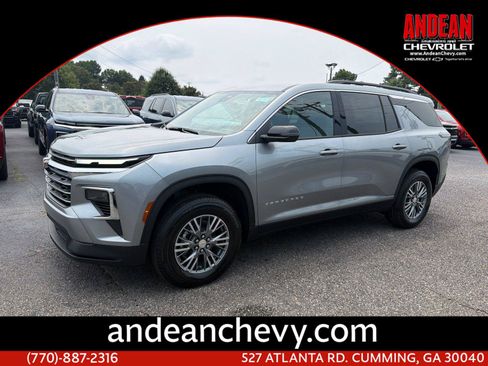 New 2026 Chevrolet Traverse LT FWD image 1