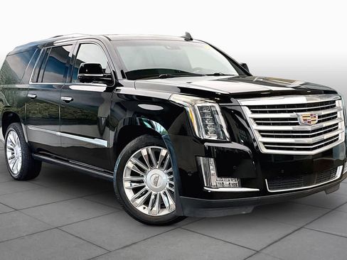 Used 2018 Cadillac Escalade ESV Platinum RWD image 3