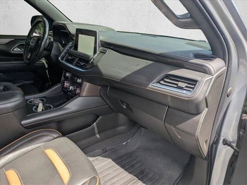 Used 2022 GMC Yukon XL AT4 w/ Technology Package AWD/4WD image 19