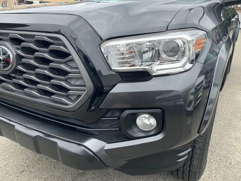 Used 2021 Toyota Tacoma SR5 RWD image 5