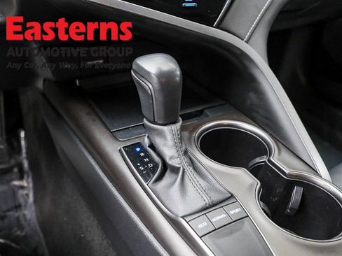 Used 2024 Toyota Camry SE image 22