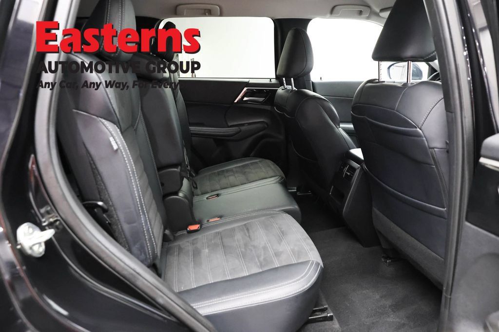Used 2024 Mitsubishi Outlander SE AWD/4WD image 26