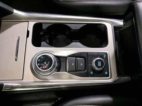 Used 2022 Ford Explorer XLT w/ Equipment Group 202A image 32