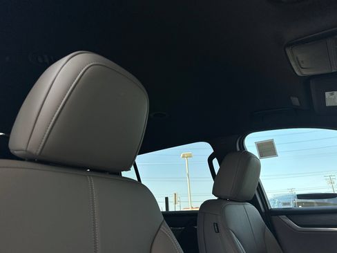 Used 2026 GMC Acadia Elevation w/ Elevation Premium Package FWD image 22