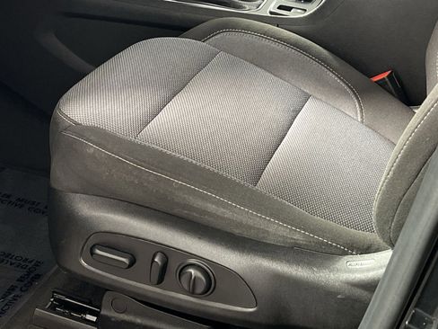 Used 2020 Chevrolet Traverse LT image 14