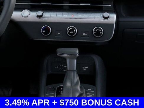 New 2026 Hyundai Kona SE image 19