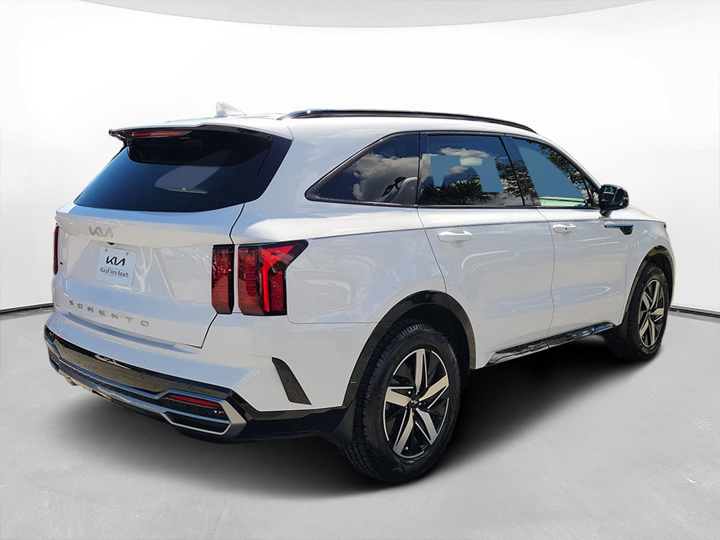 Certified 2022 Kia Sorento S FWD image 4